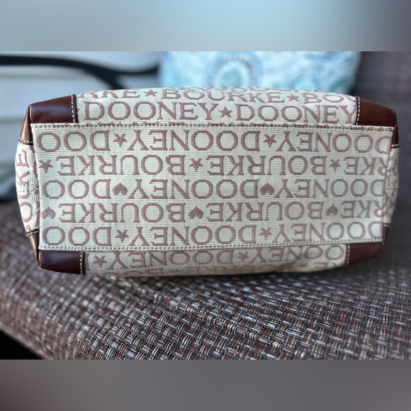 Dooney and Bourke Jacquard Boston bag EUC - Picture 6 of 14